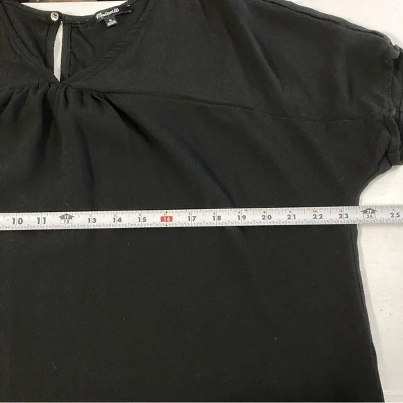 Madewell Blouse Women’s Viscose Shirred Black V-Neck Short Sleeve Back Keyhole M - Picture 7 of 10